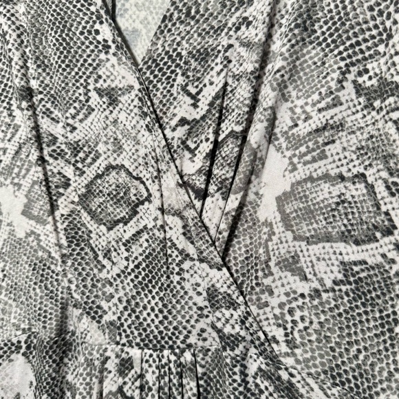 Haute Hippie Tribe Snake Print Long Sleeve Maxi Length Gray White Dress - Picture 3 of 8